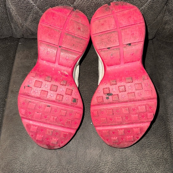 Gucci Rhyton Sneaker - Picture 5 of 6